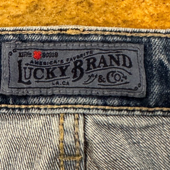 GUESS! - Picture 5 of 7